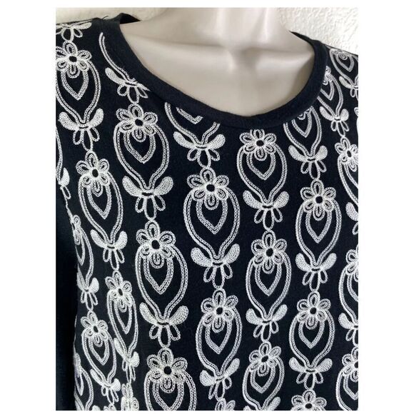 J. Crew XL Embroidered Raglan Top Black White Embroidered Florals 100% Cotton - Picture 3 of 11